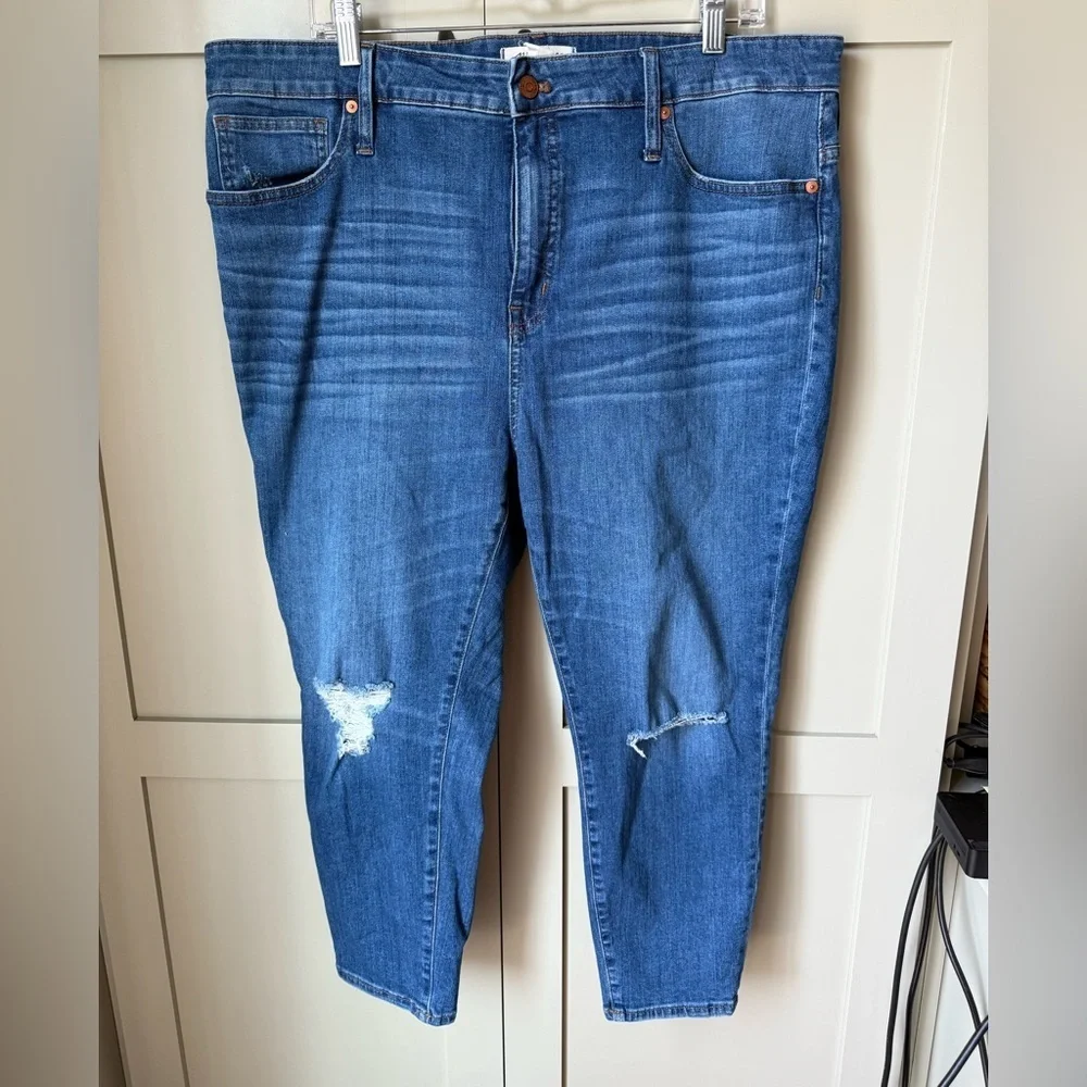 EUC Madewell Curvy High-Rise Distressed Skinny Crop Jeans SZ 34P (14-16)